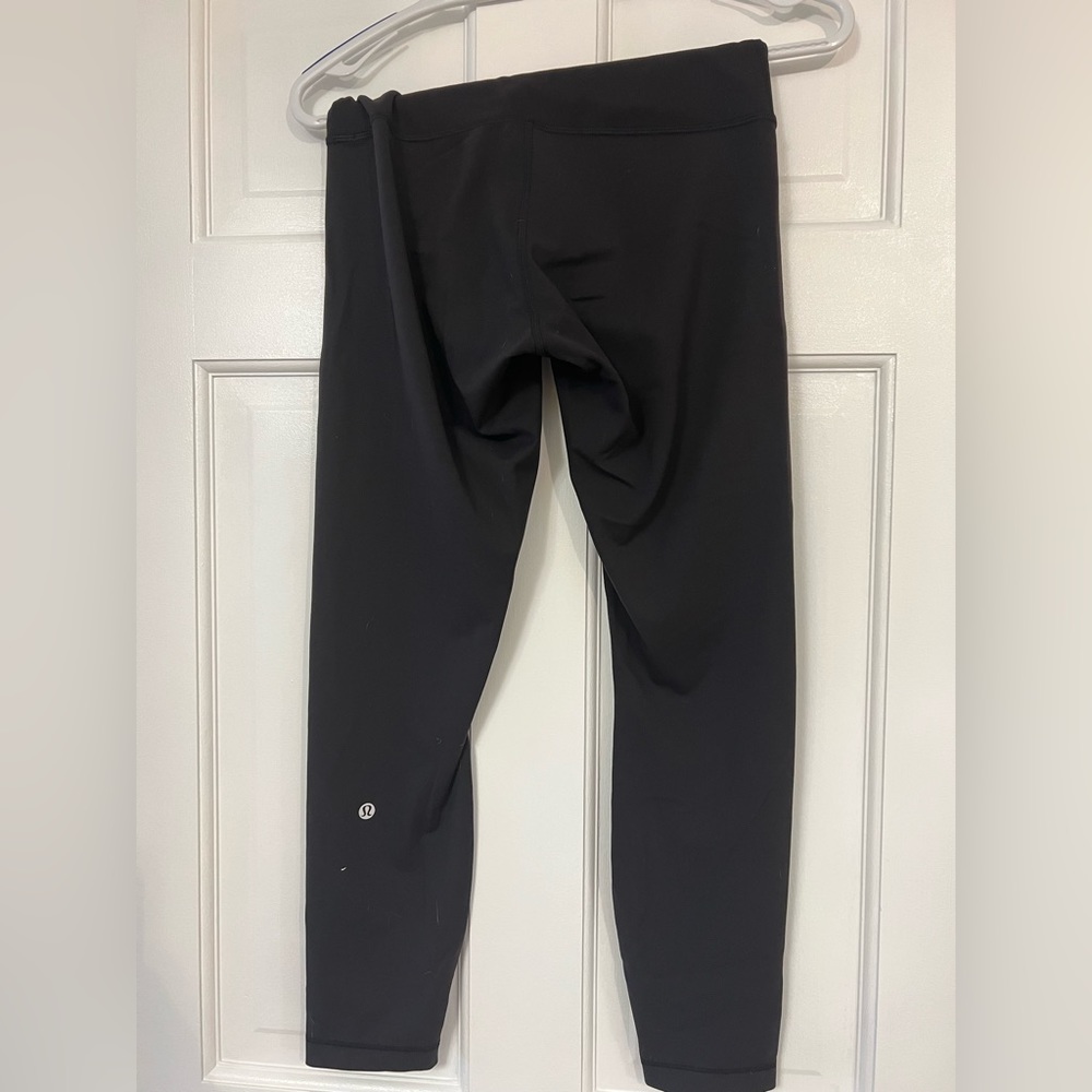 Lululemon Wunder Under training leggings size 8. EUC-worn once. SF dog friendly